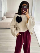Sweter ALPAKA z kwiatem - ecru