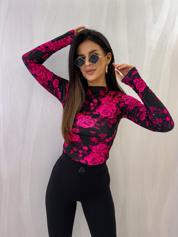 Bluzka SKIN print roses – czarno-fuksja
