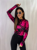 Bluzka SKIN print roses – czarno-fuksja