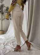 Jeansy MOM FIT – jasny beż