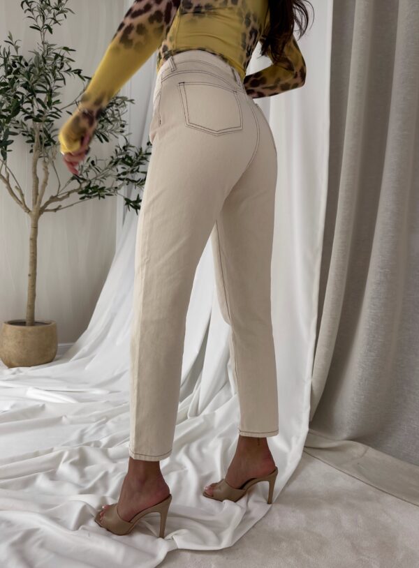 Jeansy MOM FIT – jasny beż