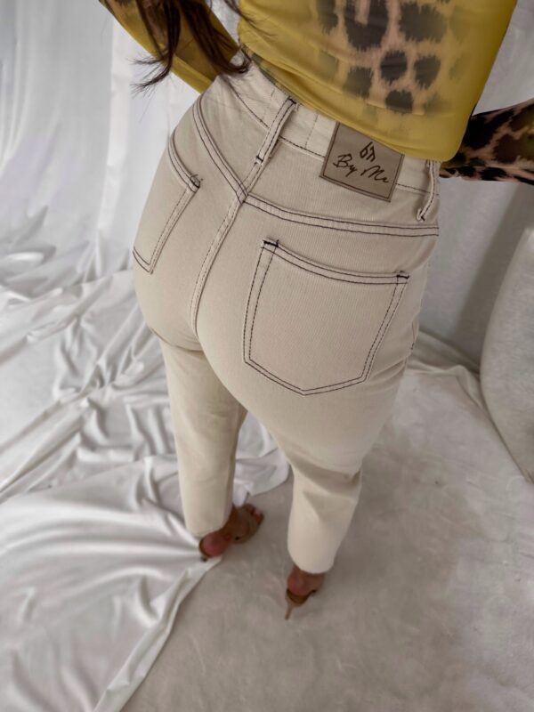 Jeansy MOM FIT – jasny beż