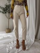 Jeansy MOM FIT – jasny beż