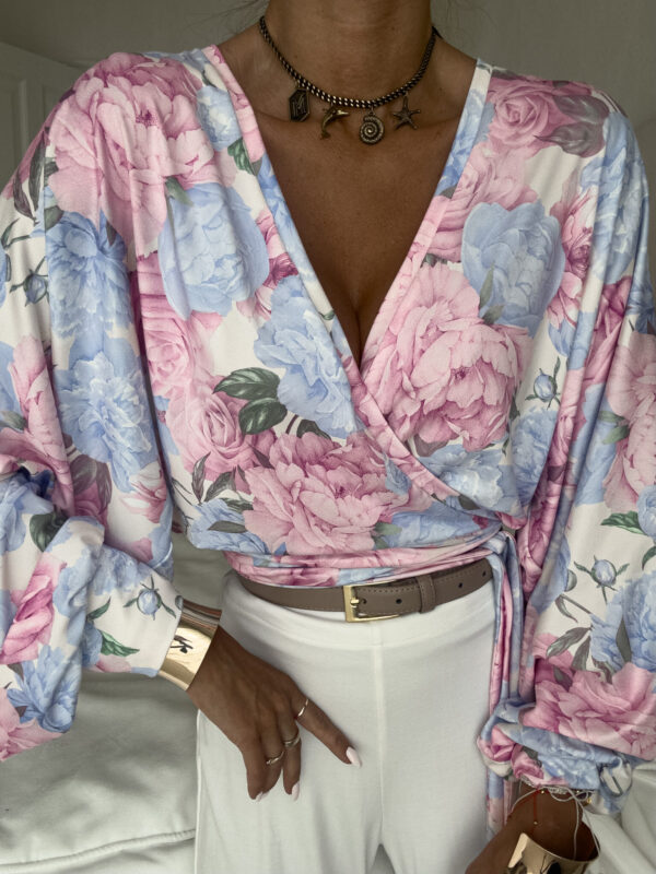 Bluzka KAIRA print piwonia – lila