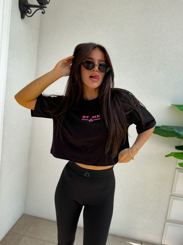 T-shirt pudełkowy BOSSY - czarny