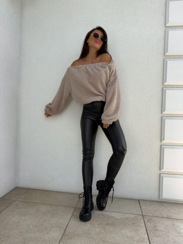 Bluza UNDER baranek  – pudrowy beż