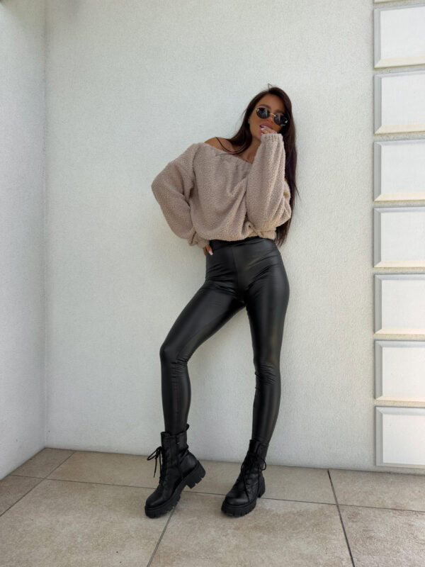 Bluza UNDER baranek  – pudrowy beż