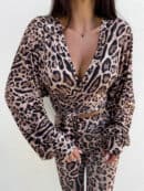 Bluzka KAIRA print pantera – beżowo-czarna