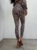Legginsy GYM print pantera – beżowo-czarna