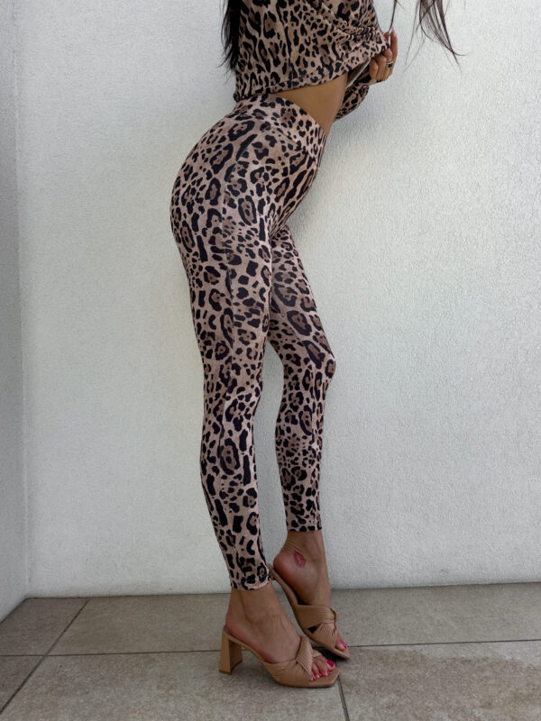 Legginsy GYM print pantera – beżowo-czarna