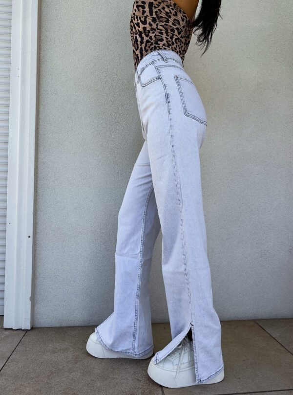 Jeansy FLARED – light jeans