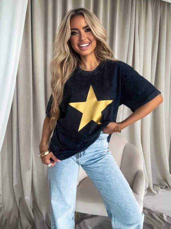 Dekatyzowany T-shirt STAR - czarny