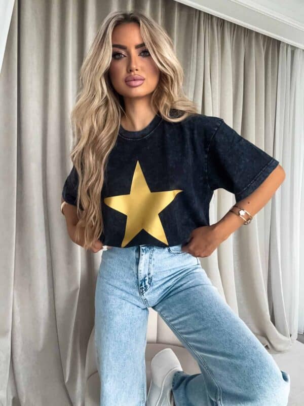 Dekatyzowany T-shirt STAR - czarny