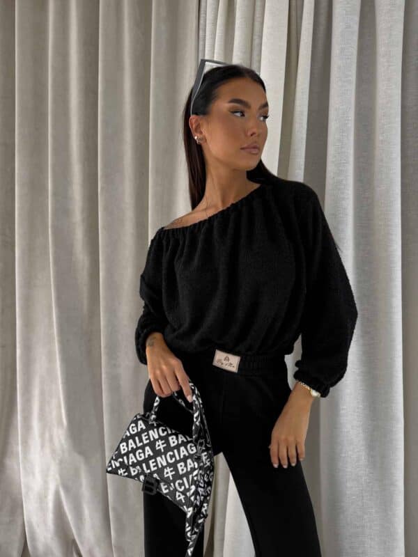 Bluza UNDER baranek  – czarny