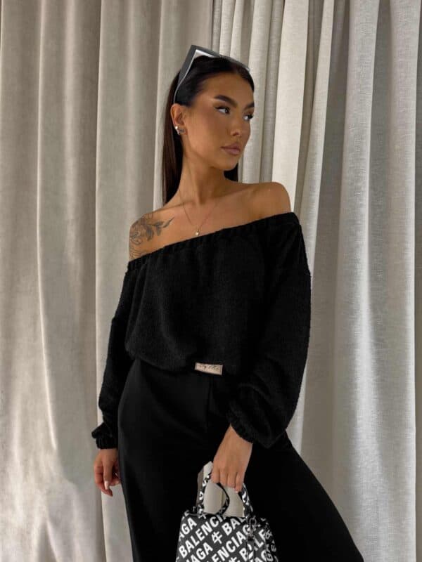 Bluza UNDER baranek  – czarny