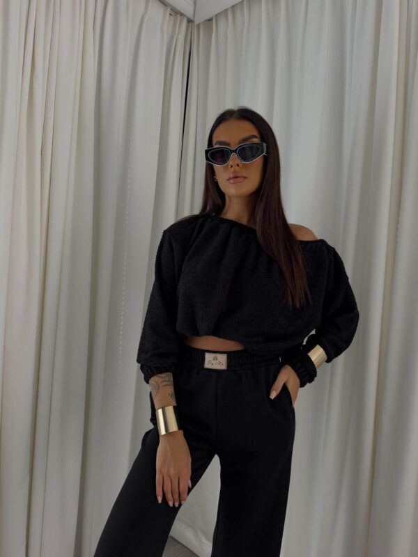 Bluza UNDER baranek  – czarny