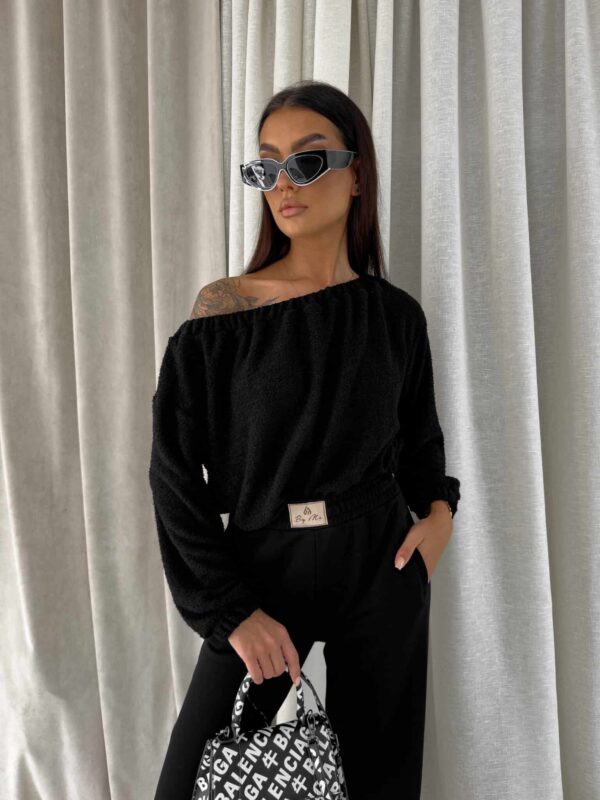 Bluza UNDER baranek  – czarny
