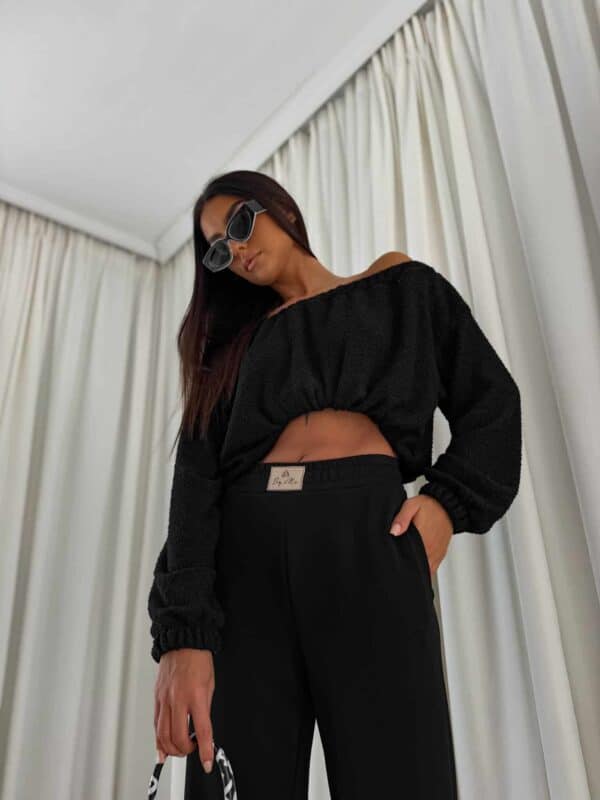 Bluza UNDER baranek  – czarny