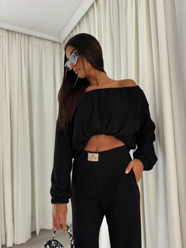 Bluza UNDER baranek  – czarny