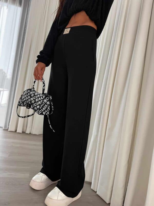 Bluza UNDER baranek  – czarny