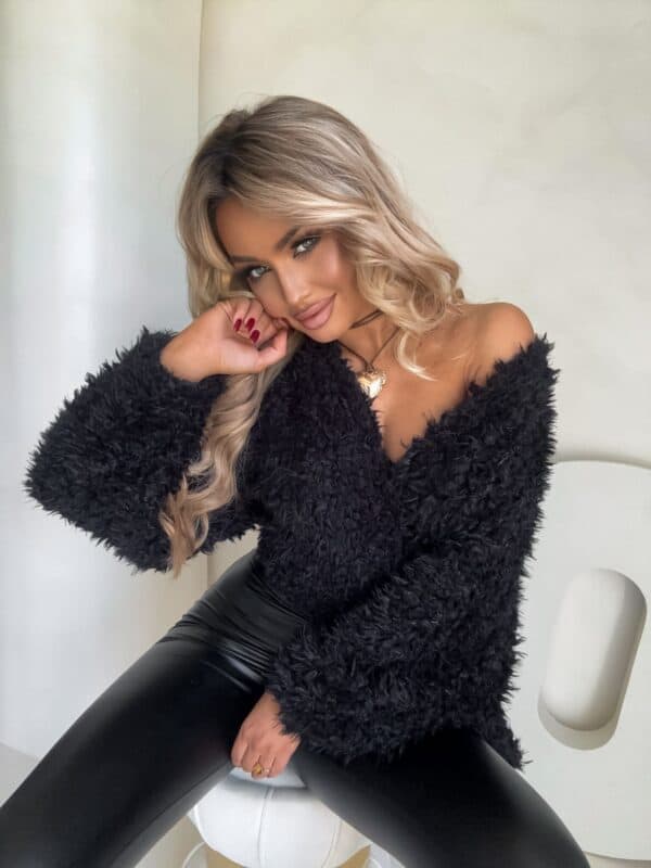 Bluzka KAIRA SHAGGY – czarna