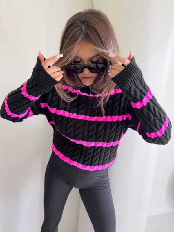 Sweter golf INKO pasy - czarno-różowe