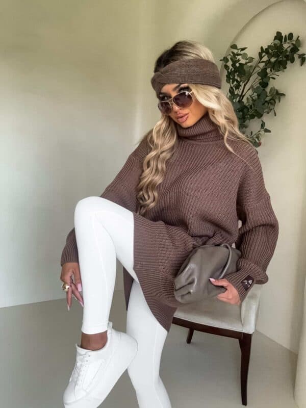 Sweter golf LAVER - mleczna czekolada