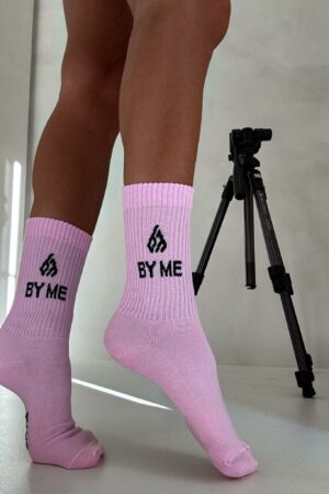 Skarpetki By Me – różowe z czarnym logo Skarpetki By Me – różowe z czarnym logo