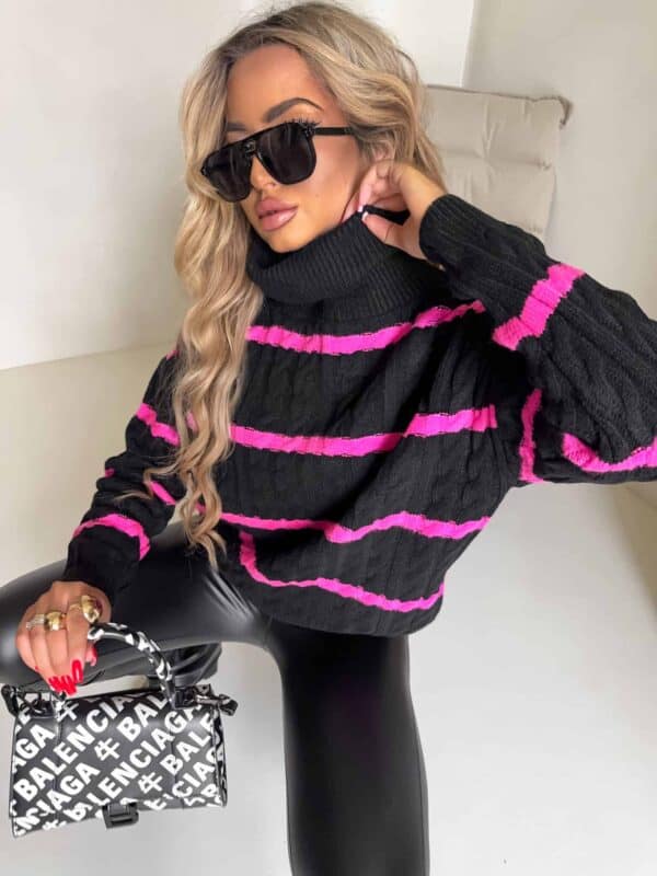 Sweter golf INKO pasy - czarno-różowe