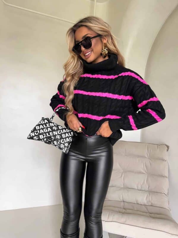 Sweter golf INKO pasy - czarno-różowe