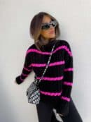 Sweter golf INKO pasy - czarno-różowe