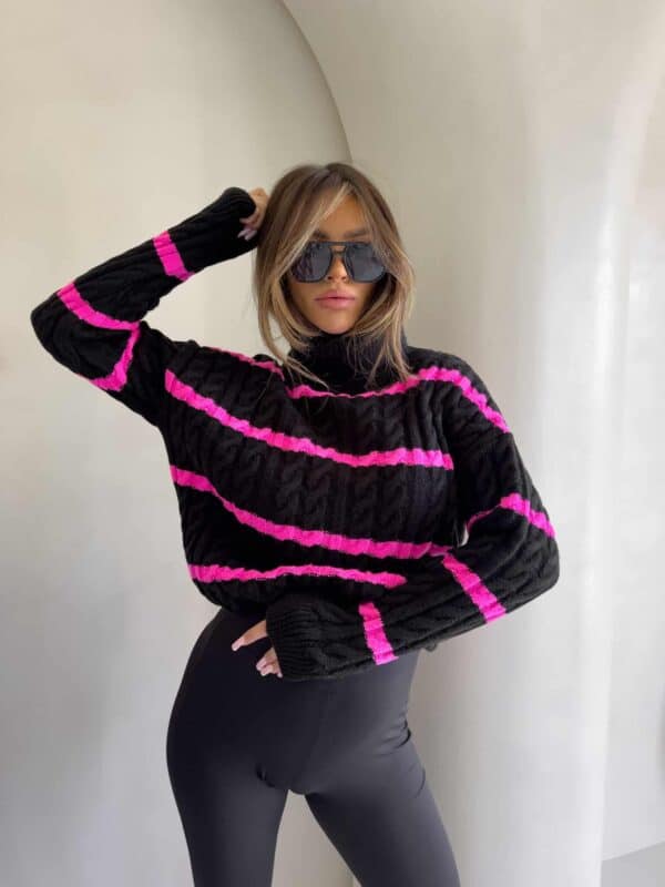 Sweter golf INKO pasy - czarno-różowe