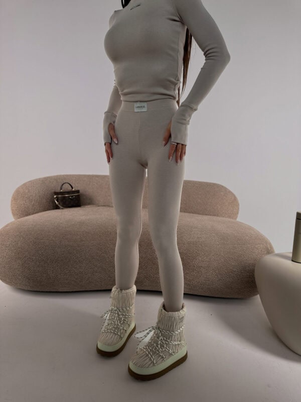 Legginsy FLOW beż Legginsy FLOW beż