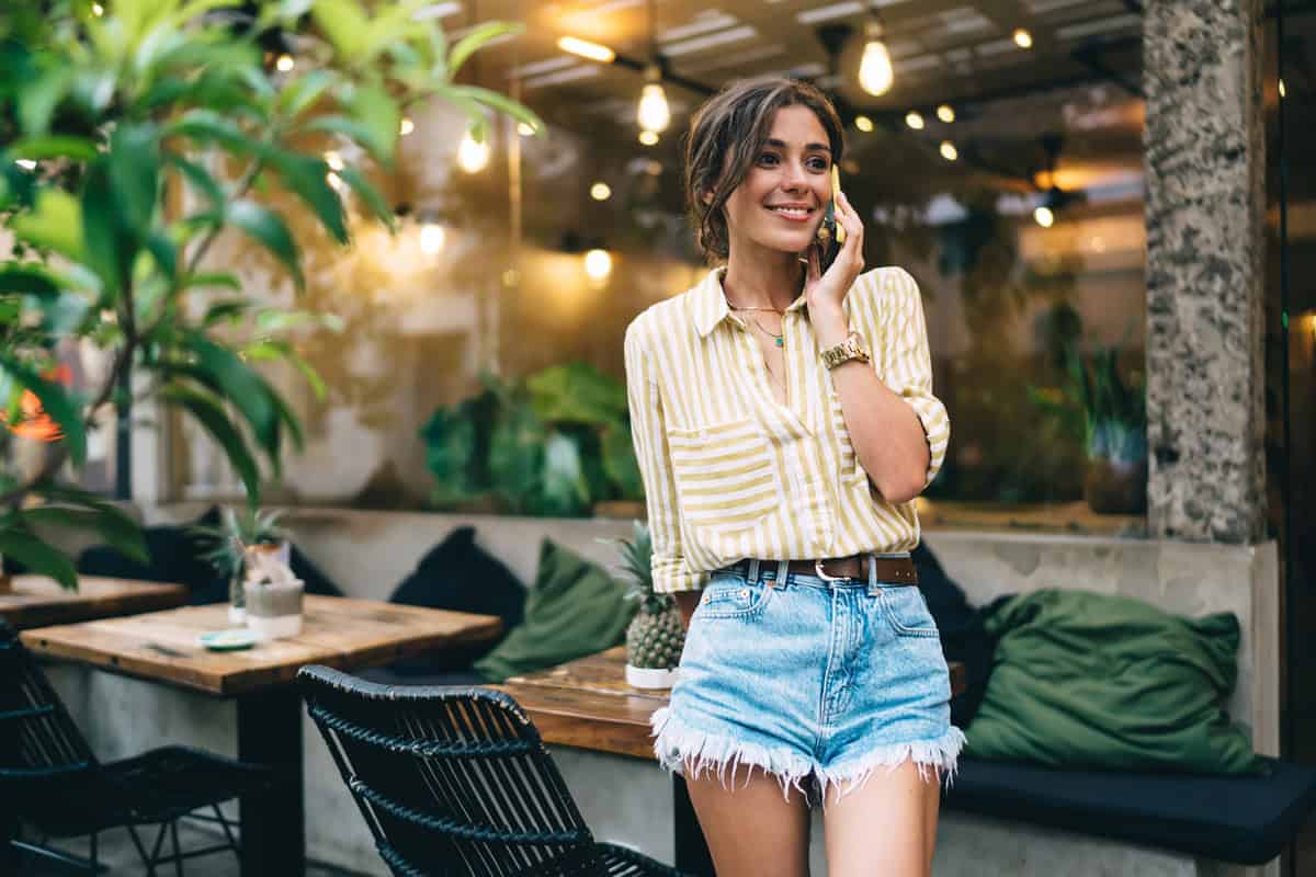 Szorty – jak nosić je elegancko i na luzie?