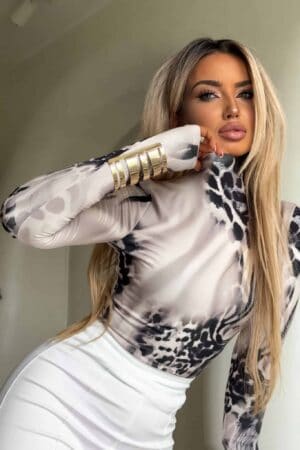 Bluzka SKIN print pantera – jasny beż