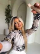 Bluzka SKIN print pantera – jasny beż Bluzka SKIN print pantera – jasny beż