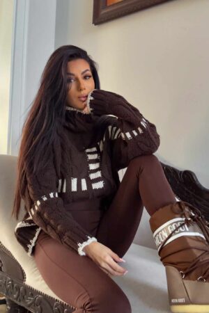 Sweter golf TRAIN – czekoladowo-beżowy