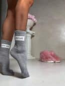 Skarpetki GUESSY – szare