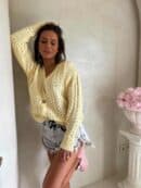 Sweter WOOD – żółty pastel