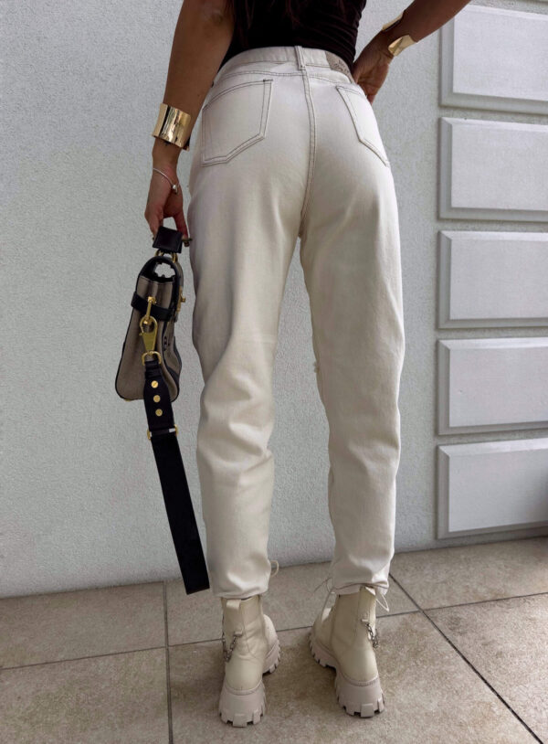 Jeansy MOM FIT HOLES – jasny beż Jeansy MOM FIT HOLES – jasny beż