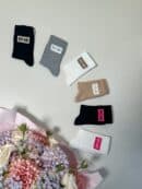 Skarpetki GUESSY – beżowe