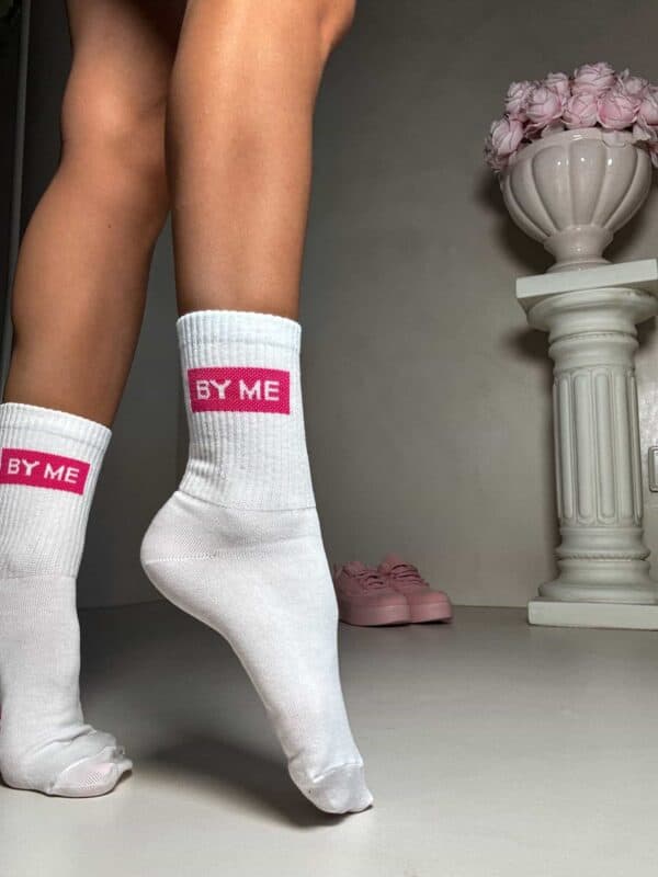 Skarpetki GUESSY – biało-różowe Skarpetki GUESSY – biało-różowe