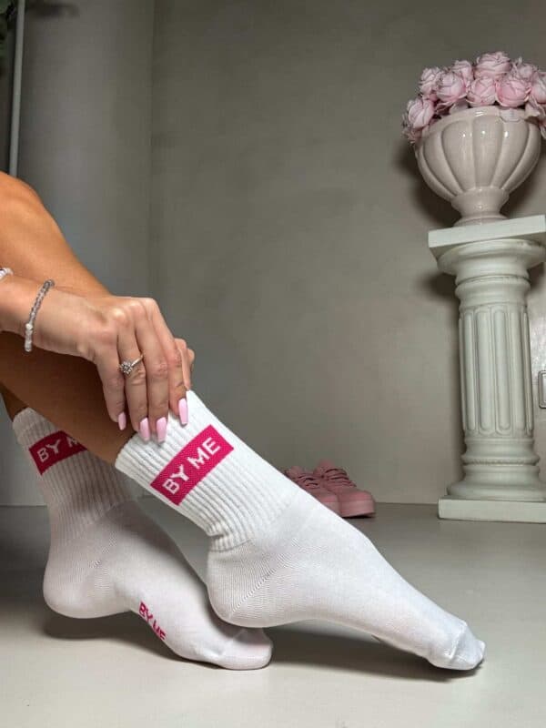 Skarpetki GUESSY – biało-różowe Skarpetki GUESSY – biało-różowe