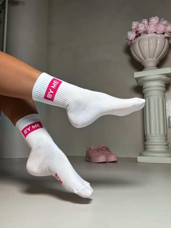 Skarpetki GUESSY – biało-różowe Skarpetki GUESSY – biało-różowe