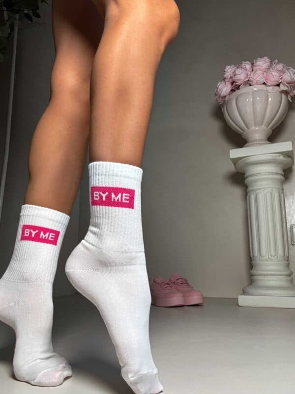 Skarpetki GUESSY – biało-różowe Skarpetki GUESSY – biało-różowe