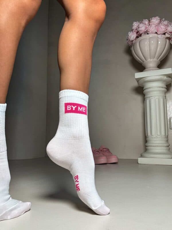 Skarpetki GUESSY – biało-różowe Skarpetki GUESSY – biało-różowe