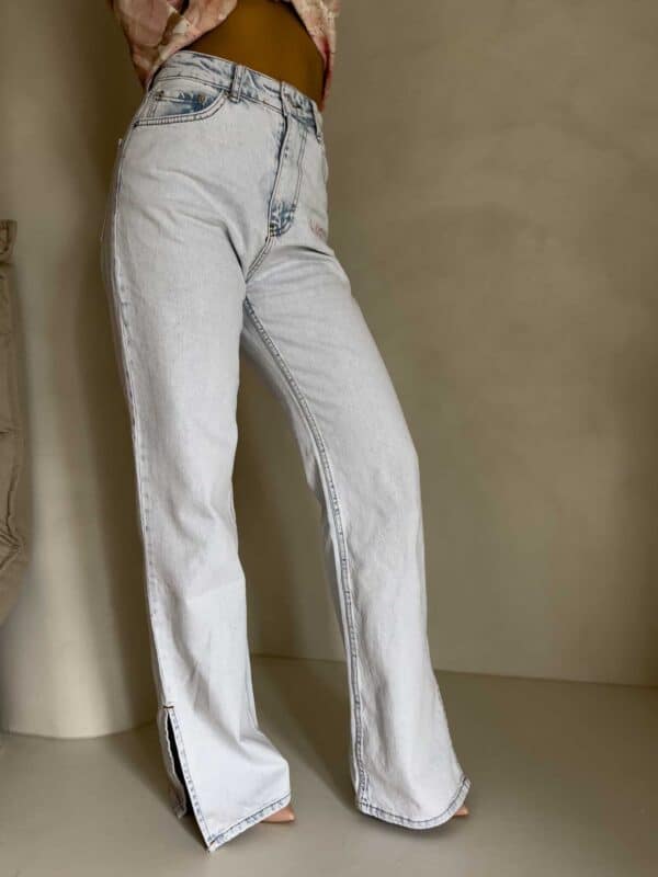 Jeansy FLARED pink one – jasny niebieski