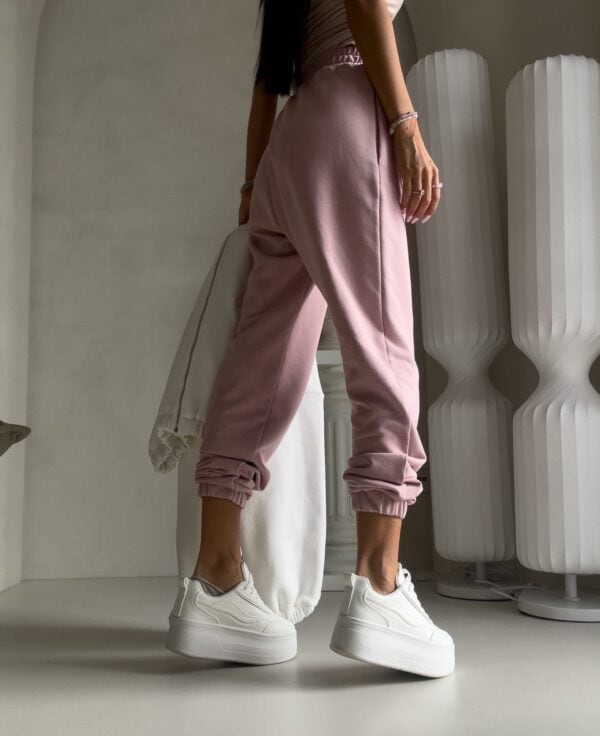 Spodnie dresowe CLASSIC - pudrowy róż Spodnie dresowe CLASSIC - pudrowy róż