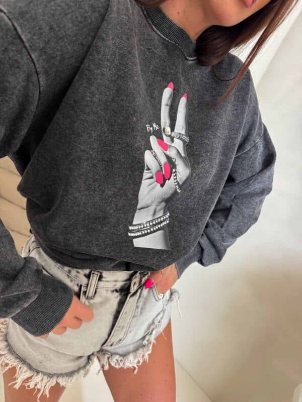 Dekatyzowana bluza HAND - czarna