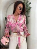 Bluzka KAIRA print ornament – różowy